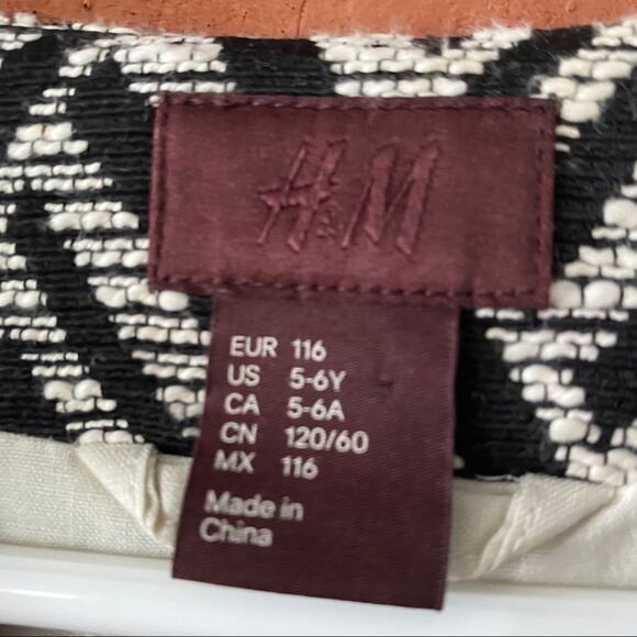 Girls H&M Jacket Sz 5-6 abstract pattern Black and Cream Jacket - Picture 5 of 7
